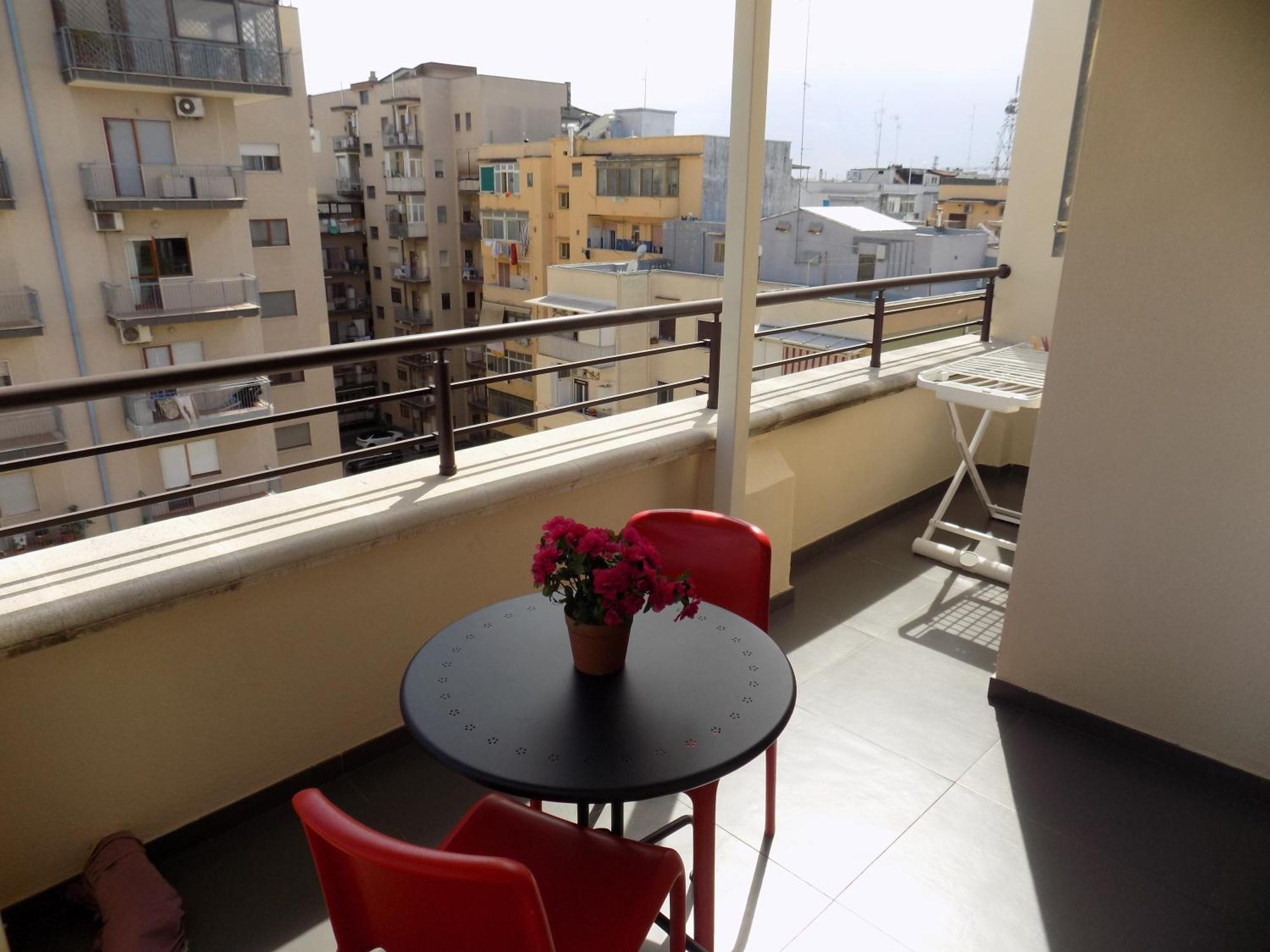 Апартаменти Attico Stazione - Montello 16 Барі Екстер'єр фото